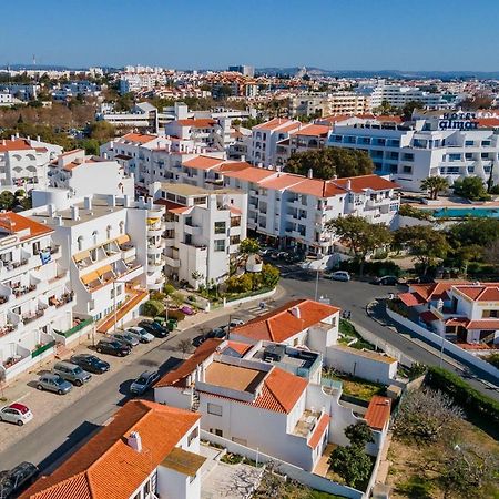 Typical T2 In Albufeira W/ Balcony By Lovelystay Eksteriør billede